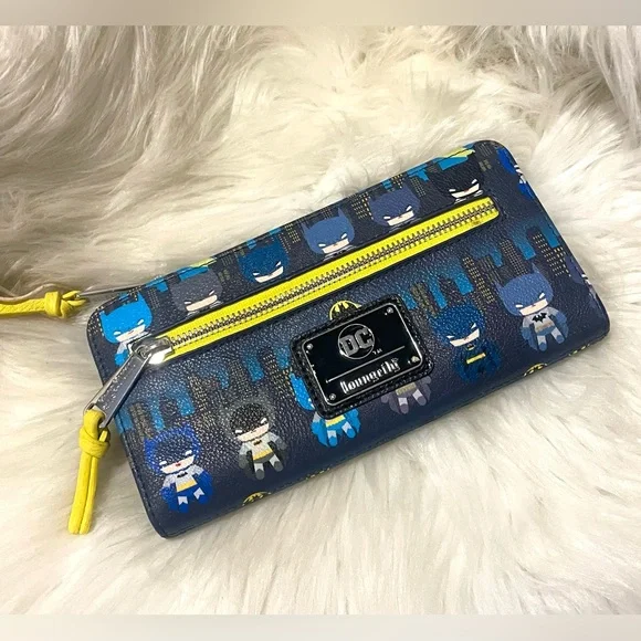 NWT Loungefly DC Batman Character Animated Design Zip Wallet - Picture 2 of 5